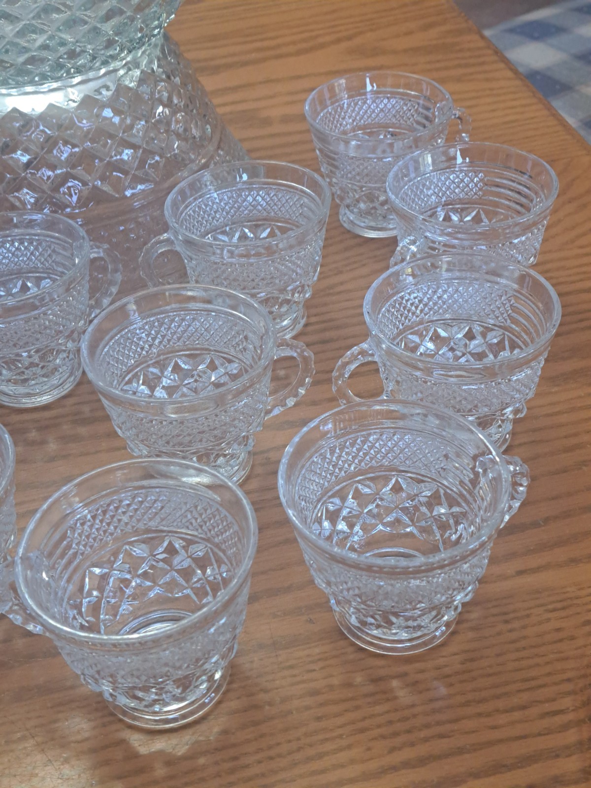 Anchor Hocking Vintage 21-Piece Wexford Pattern Punch Bowl Set Original Box