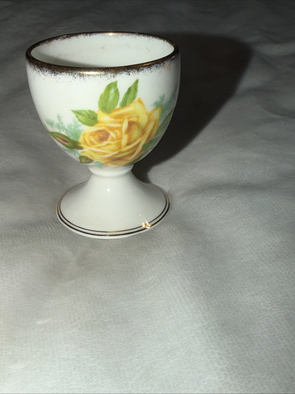 Royal Albert Yellow Tea Rose Egg Cup Bone China England Mint Condition