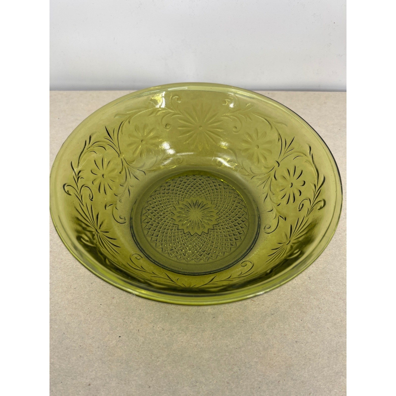 Vintage Indiana Glass Bowl Daisy Pattern Avocado Green signed FTD 1979