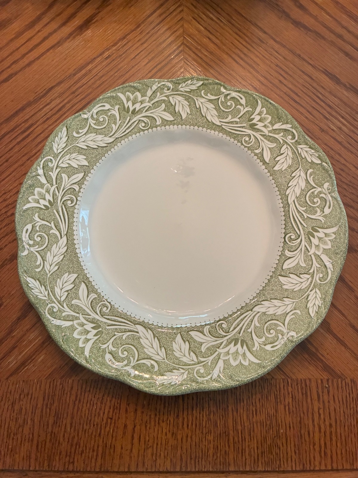 J & G Meakin Ironstone Sterling Reneisannce Green & White Dinner Plate 10″ Diam