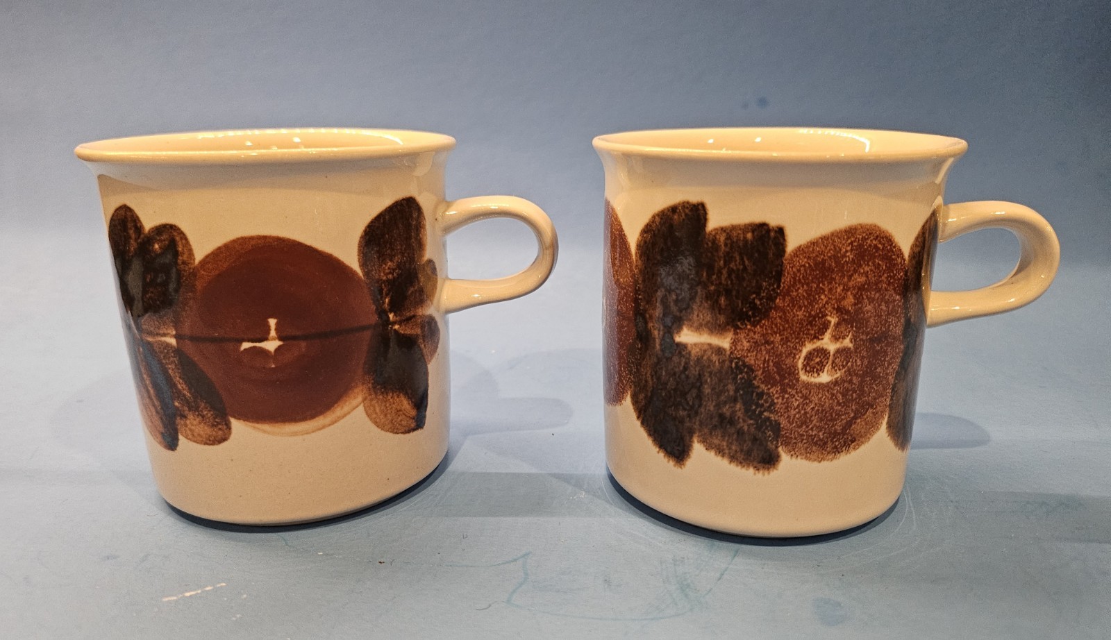 2 Vintage Arabia Finland Rosmarin Mugs / Cups Brown Floral Scandinavian MCM