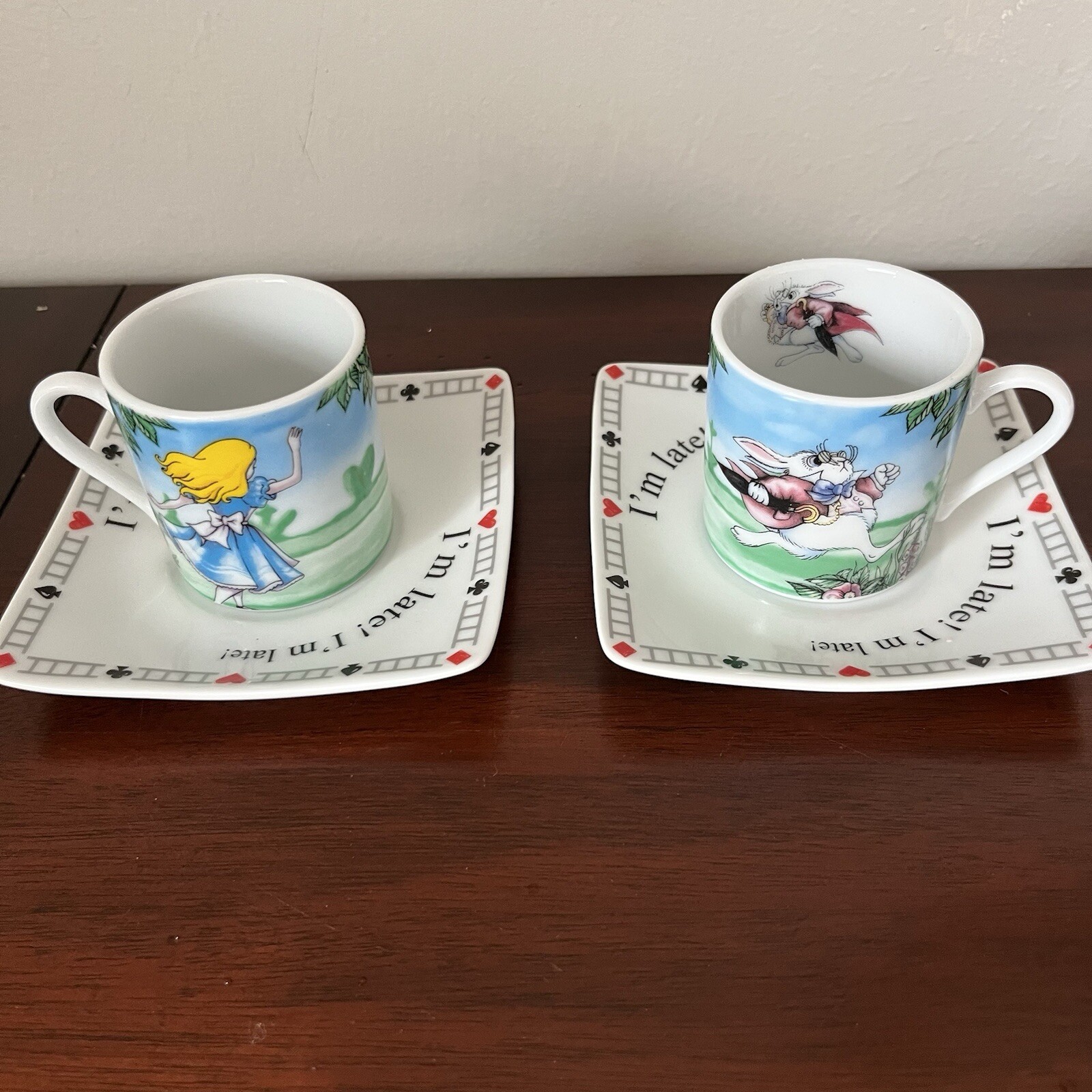 2010 Rare Alice In Wonderland Cafe-2 Teacups & 2 Saucers-England By Paul Cardew