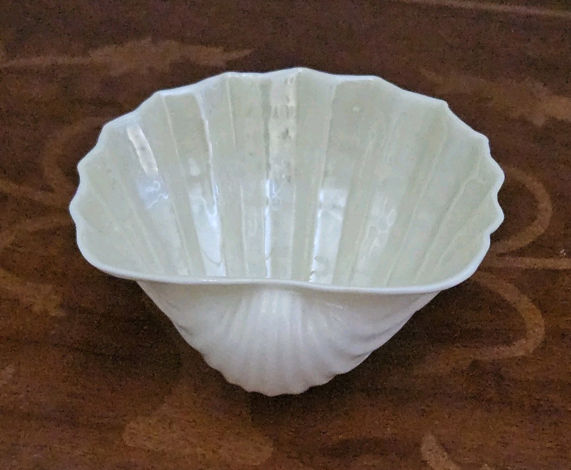 ESTATE ANTIQUE VINTAGE BELLEEK NEPTUNE PORCELAIN CORAL SHELL SERVING SUGAR BOWL