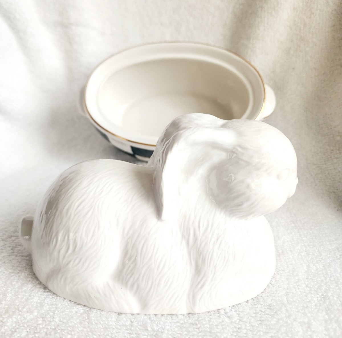 Mackenzie Childs White Rabbit Ceramic Lidded Dish Courtly Check NEW! *OPEN BOX*