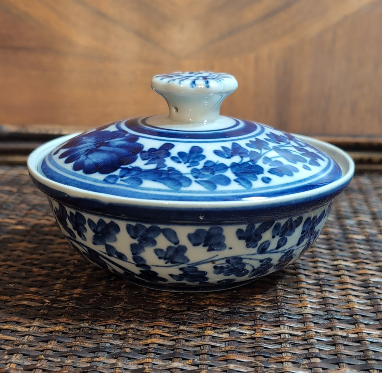 Vintage Blue & White Floral Ceramic Round Covered Dish w/Lid Glossy 3.5 in