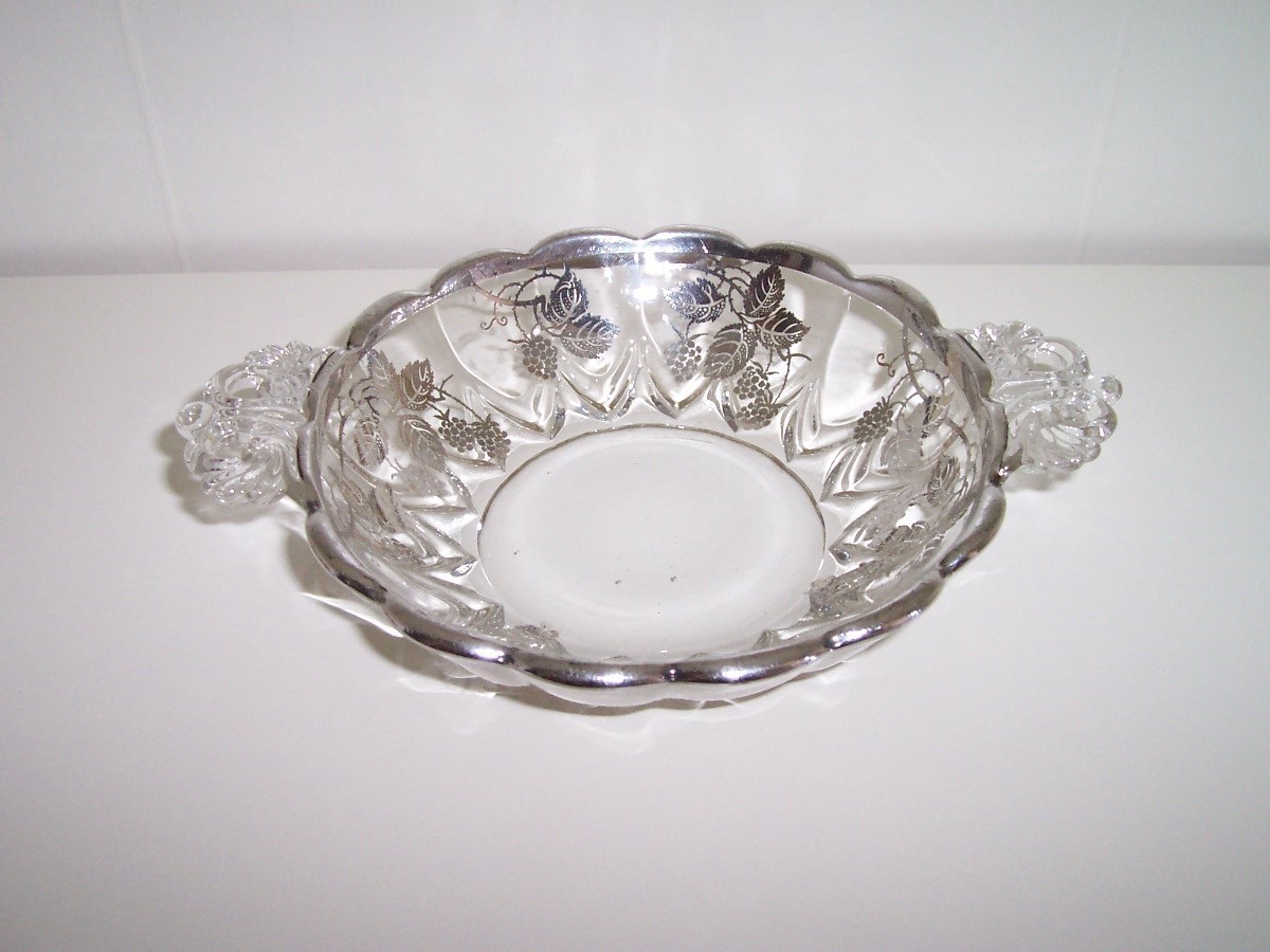 Vintage Grapevine Grapes Clear Glass Silver Overlay Candy Serving Dish Bowl