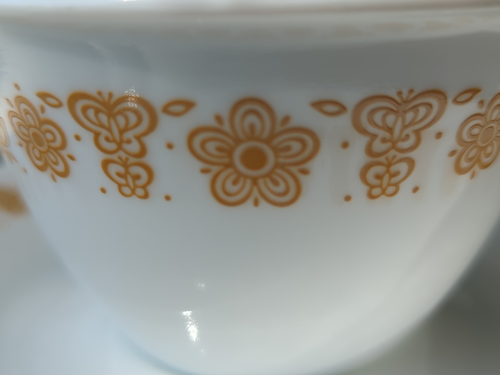 Vintage 8pc Set CORELLE BUTTERFLY GOLD Hook Handle Coffee Tea Cups with Saucers