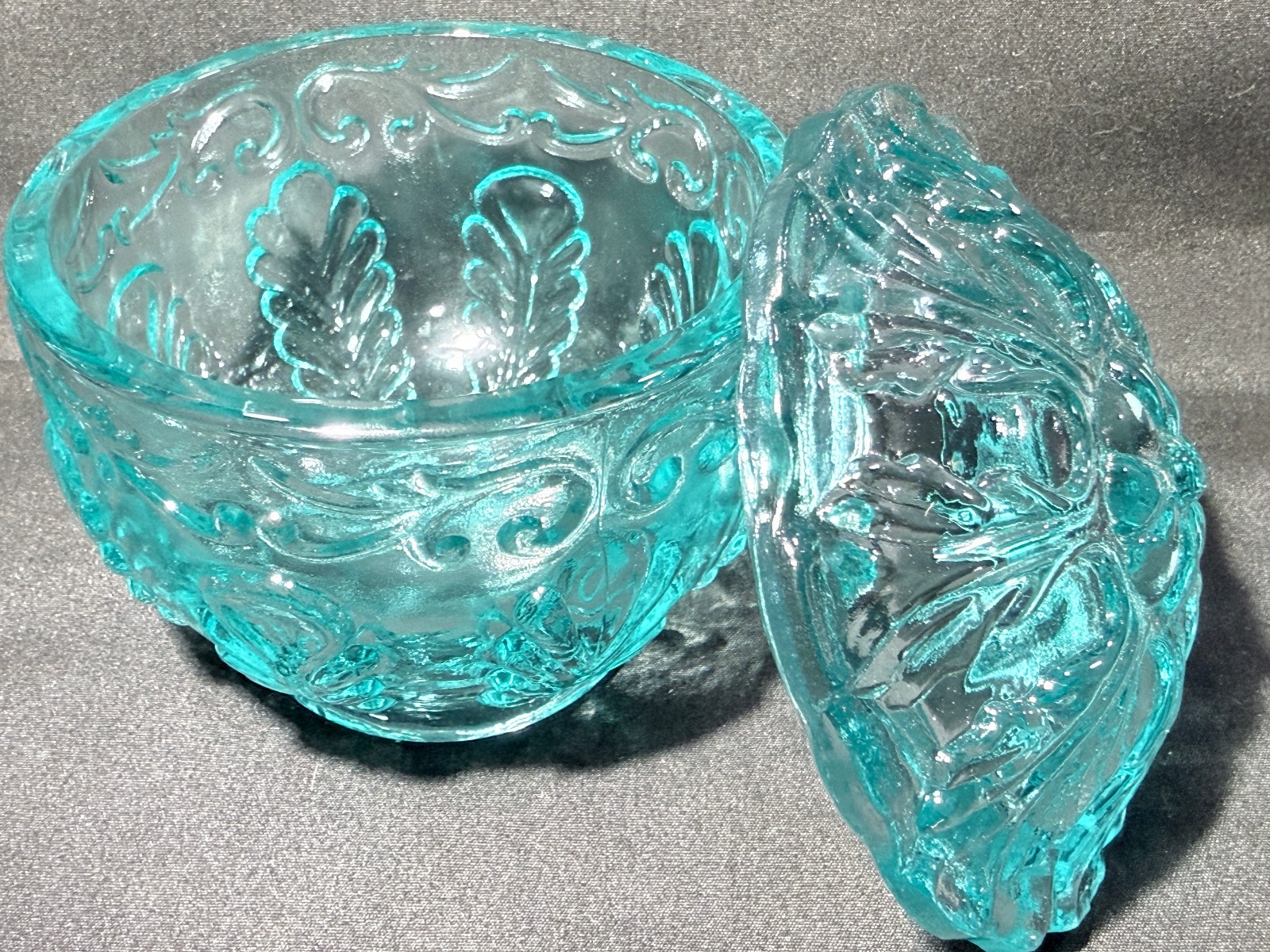 Teal Green Vaseline Uranium glass covered candy dish coffee sugar jar powder box