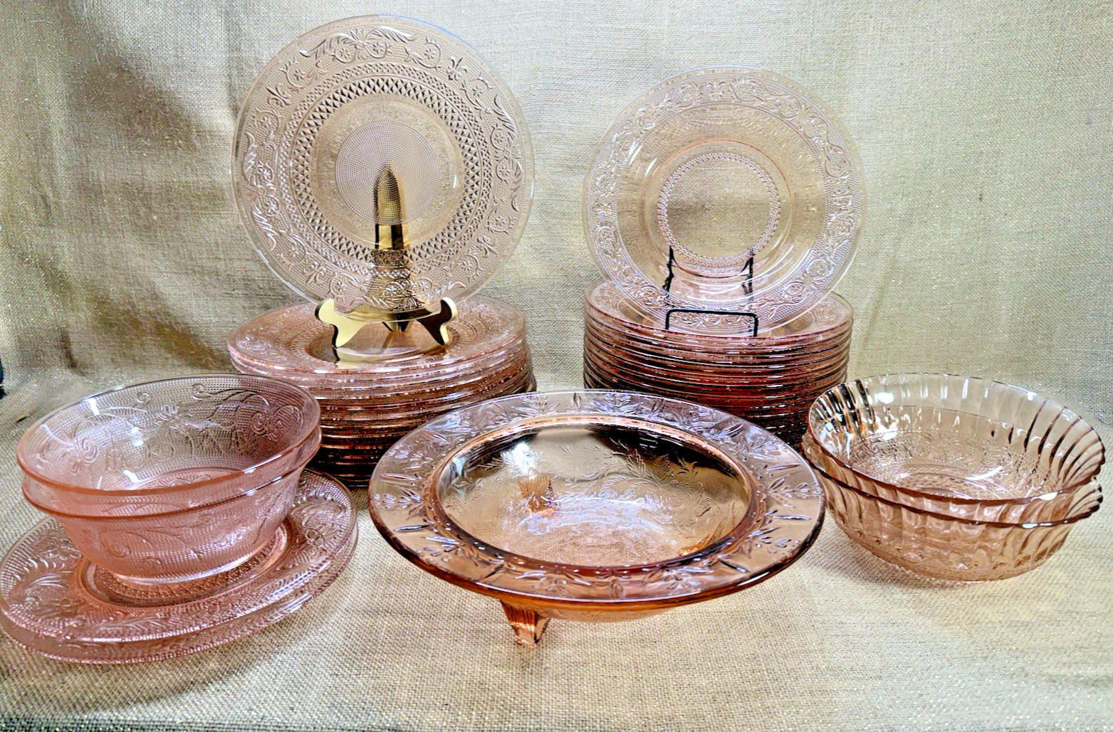 Vintage KIG Malaysia Pink Glass Dinnerware Set 34 Pc Fleur De Lis Trellis EUC