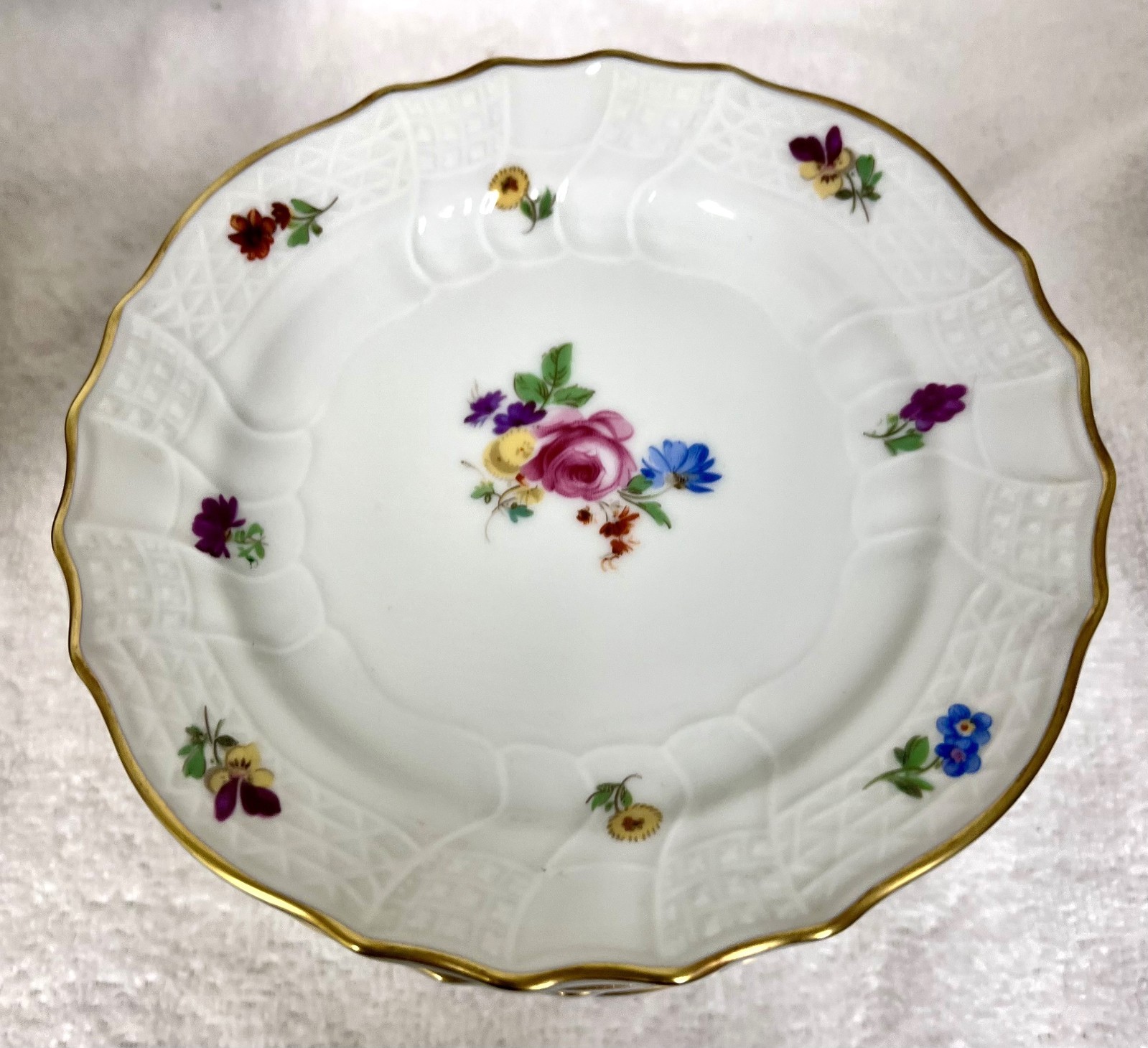 Moritzburg by Hutschenreuther Dresden Flowers Germany Porcelain Scalloped Edge