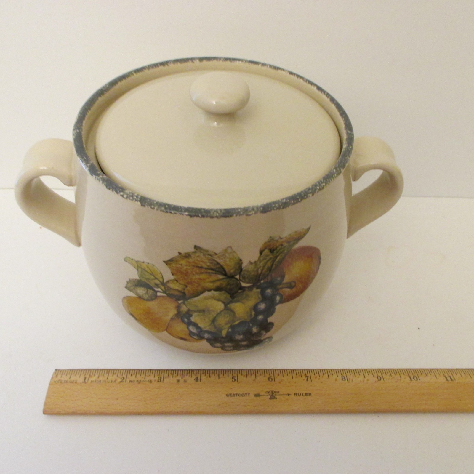Vtg Home And Garden Fruit 2005 Party Ltd Stoneware Soup Bean Pot 2 Quart