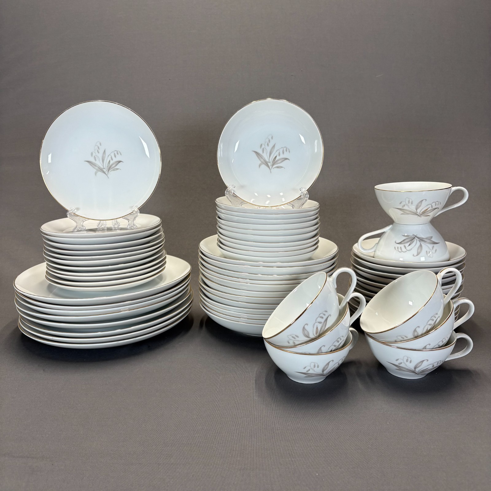 Kaysons Golden Rhapsody Fine China Dinnerware Set Replacements Coupe Gold Trim