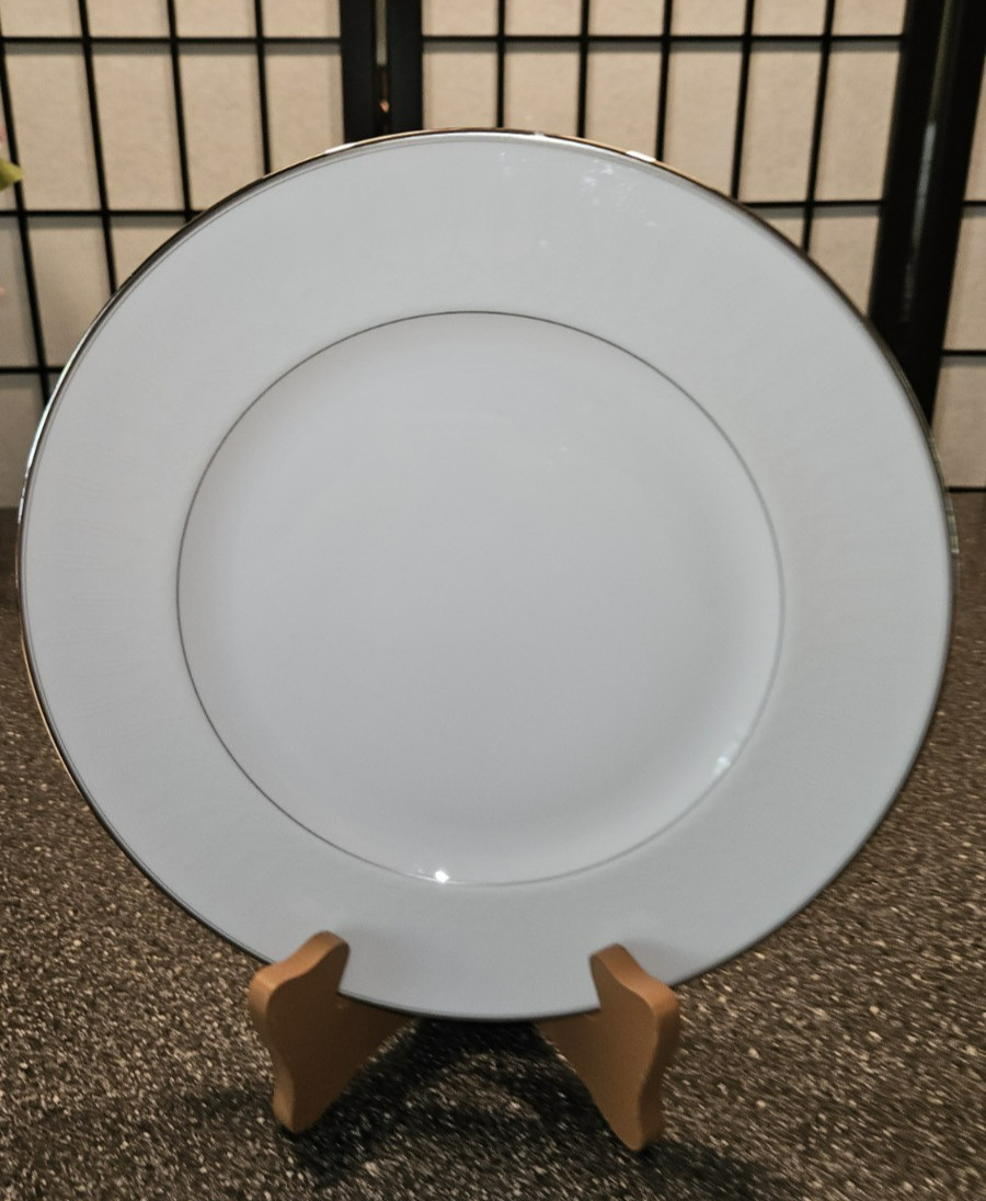 WATERFORD LISMORE Platinum China Set of 4 Dinner Plates 10.75″ – ELEGANT