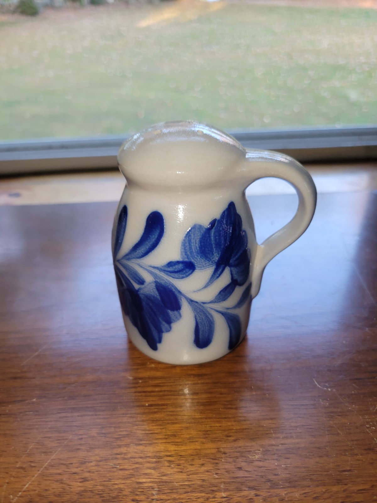Salmon Falls Stoneware Blue Pennsylvania Salt Glaze Salt or Pepper Shaker