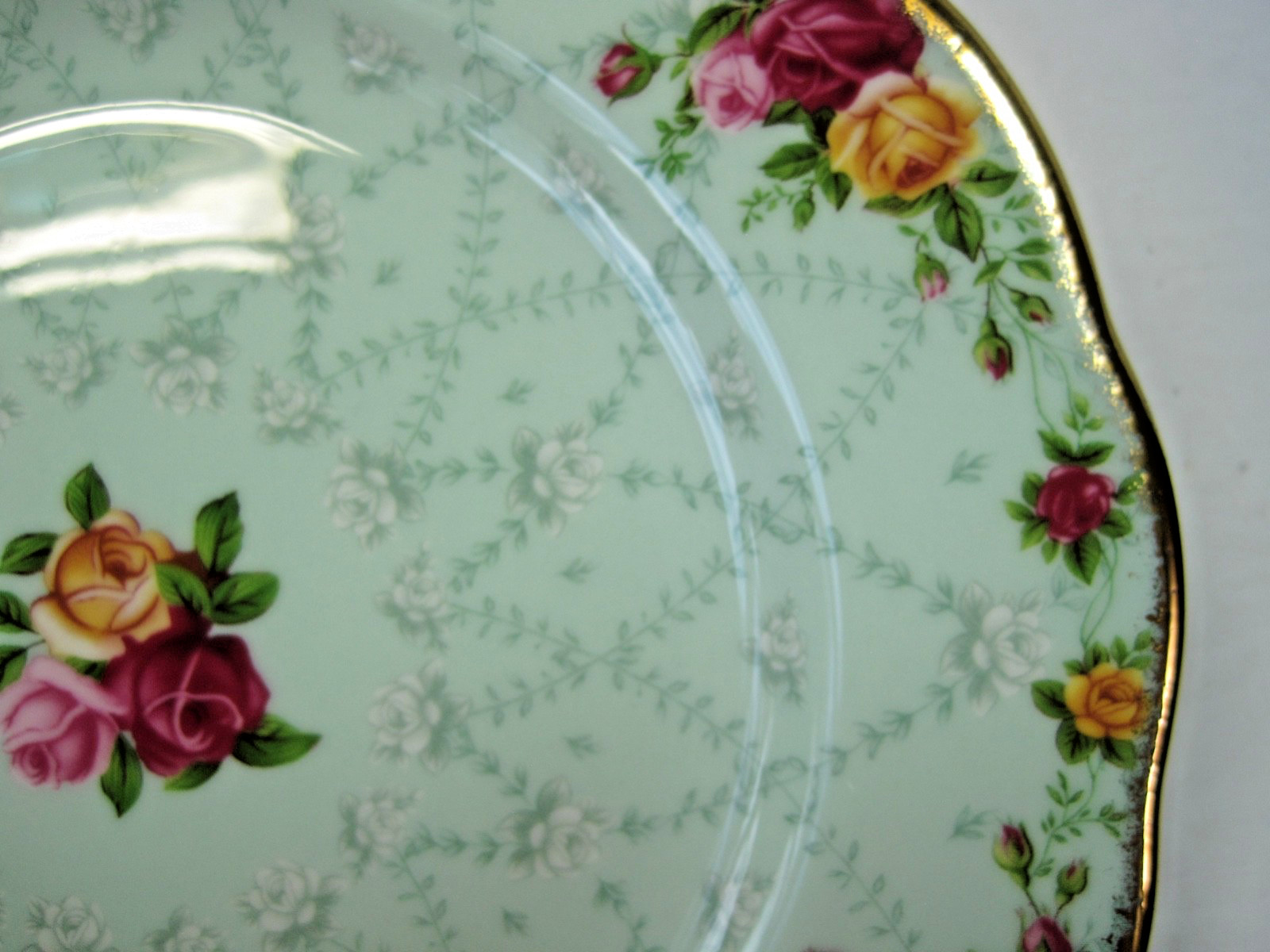 Royal Albert Bone Peppermint Dumask Salad Plates 8″ D Excellent