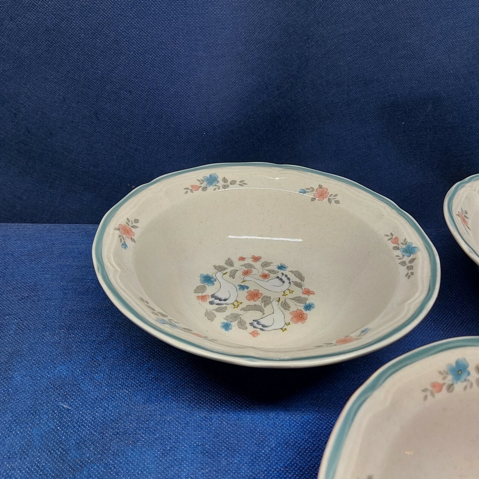 Action Industries Japan Country Classics-Goose Theme Set/3 Cereal Bowls Retired