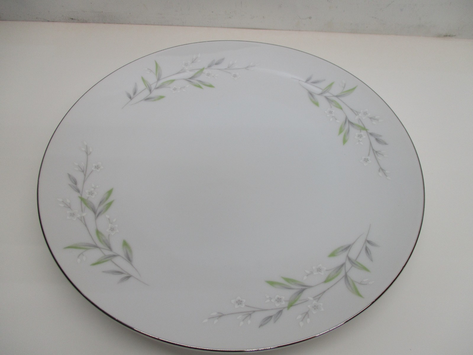 Vintage Mismatched China~ Set Of 6 ~ Luncheon/Sm Dinner Plates & Covered Bowl
