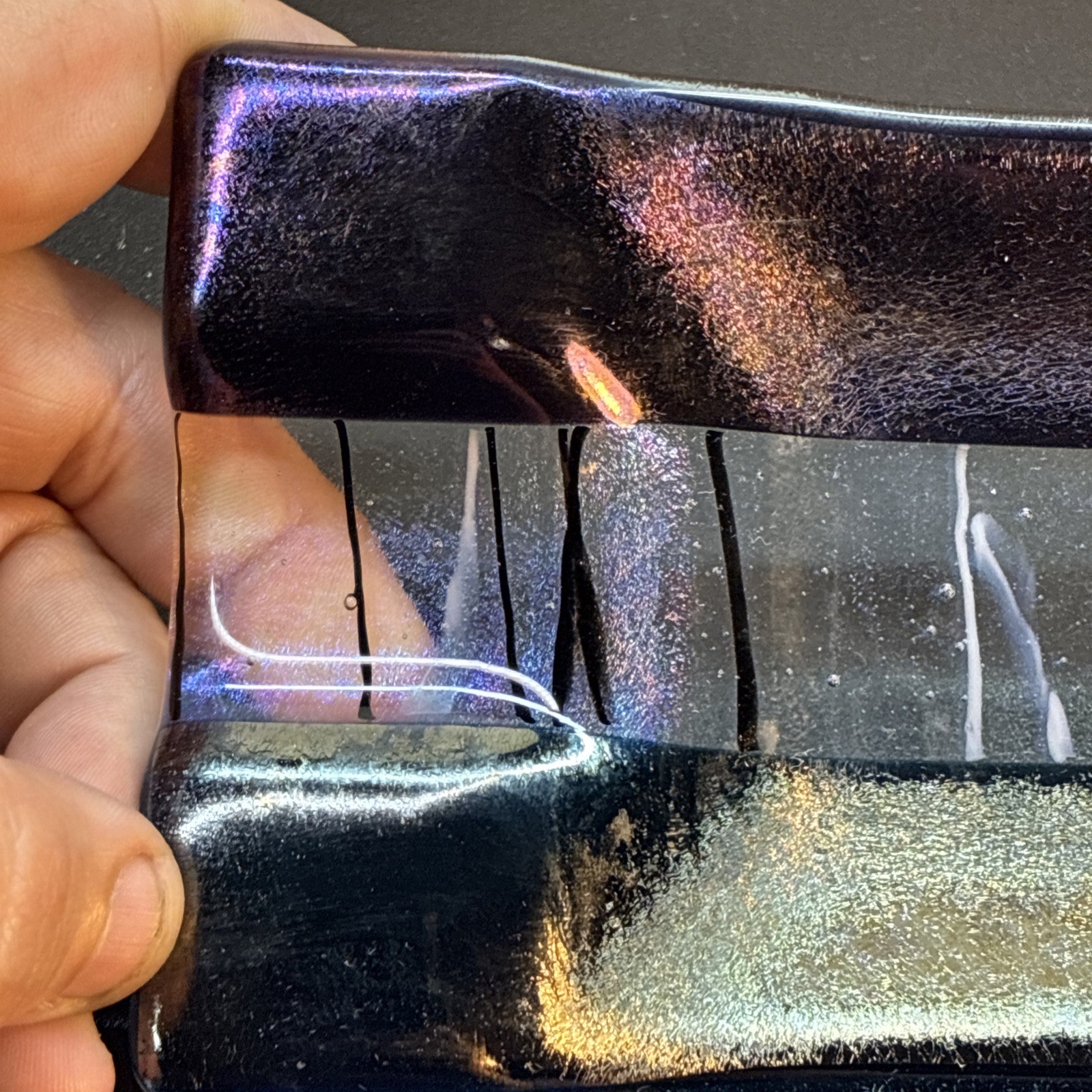 STUNNING KURT MCVAY SIGNED STUDIO ART GLASS IRIDESCENT DICHROIC FUSED DISH