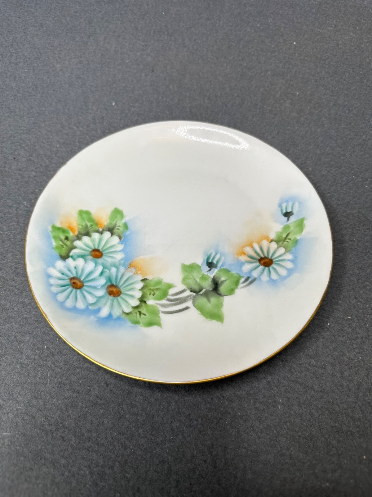 Set of (12) American Hand Painted Yellow Flower 8″ Round Plates