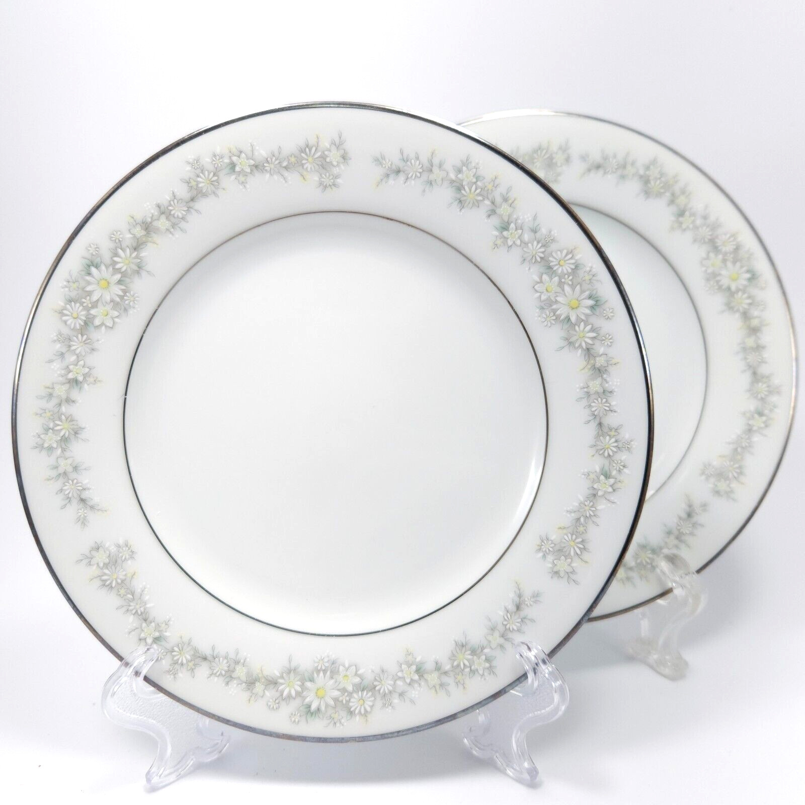 Noritake Donegal Bread Plates 6.25in Set of 2 White Daisies Platinum Trim