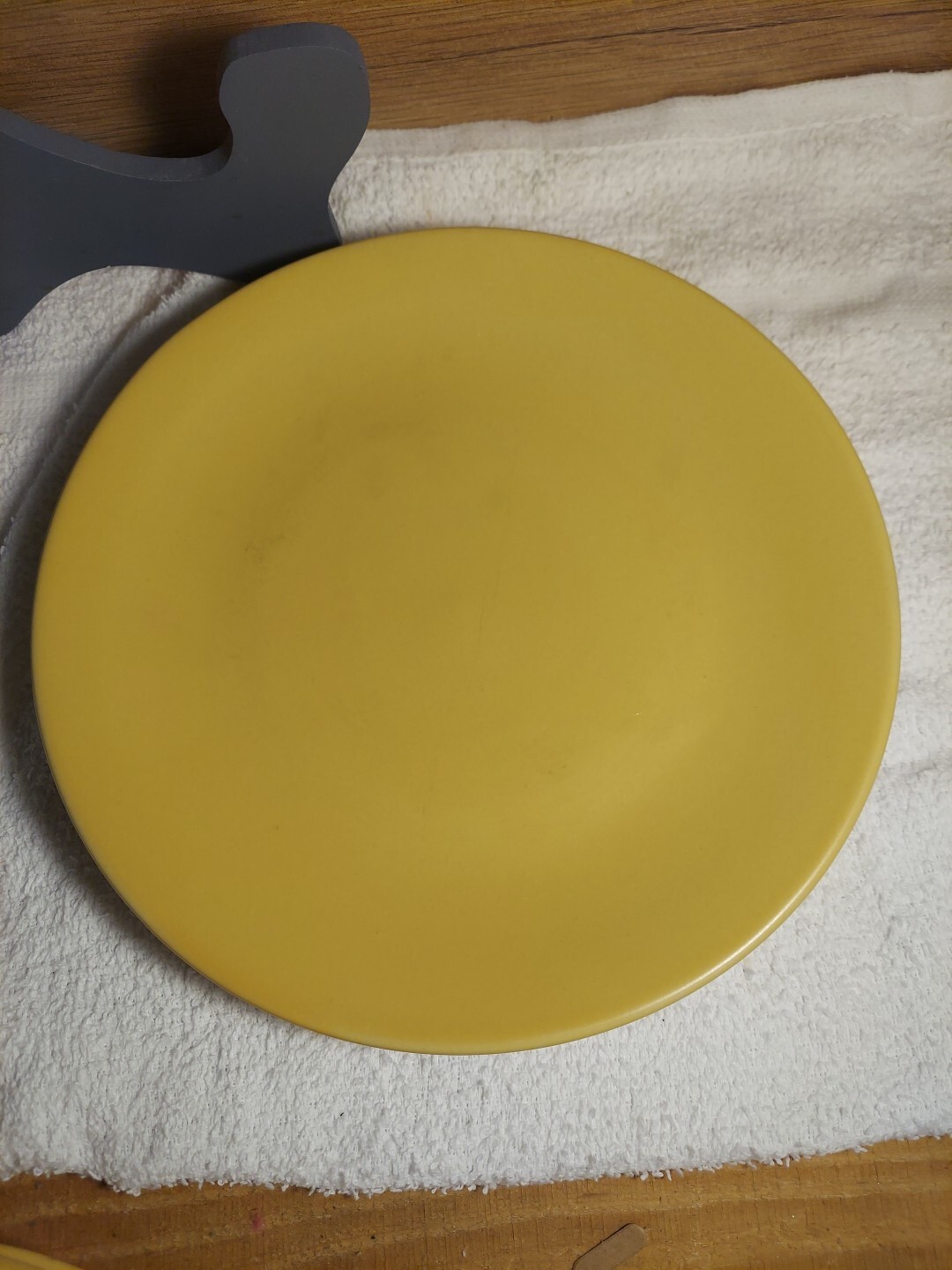 COSMO COLLECTION by ELEGANT DINING Yellow~Gold- 4 Salad PLATES 8 3/4″