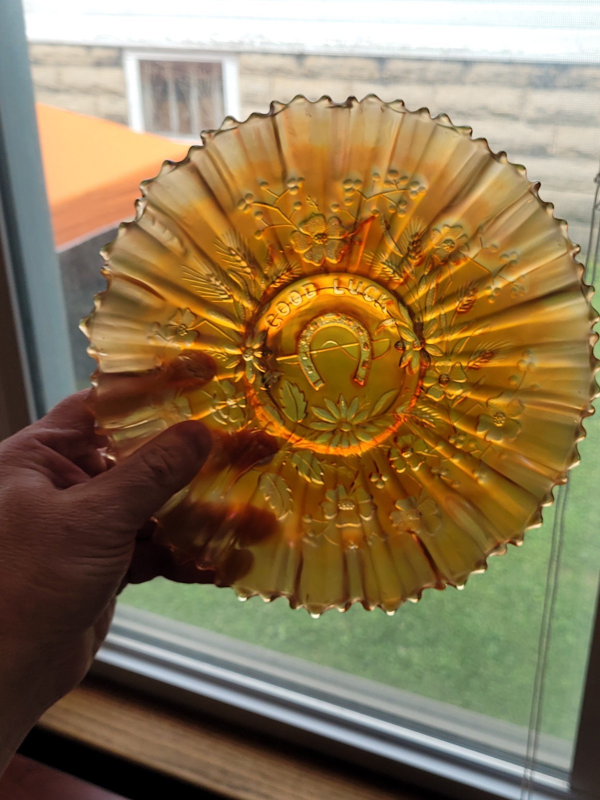 Nice Marigold Northwood Carnival Glass Good Luck Pie Crust Edge Bowl