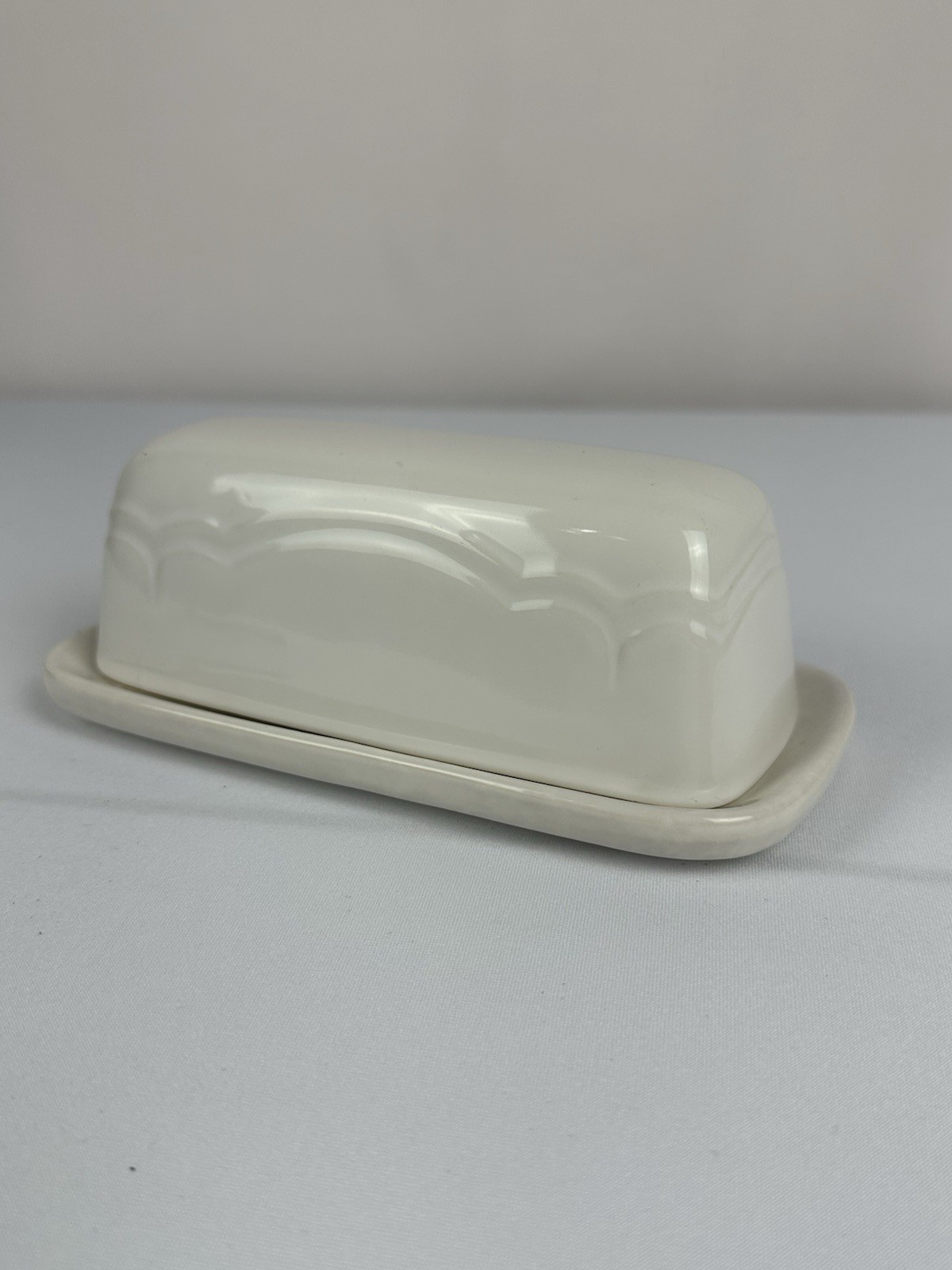 Pfaltzgraff Gazebo White Ceramic Covered Butter Dish USA Vintage #028