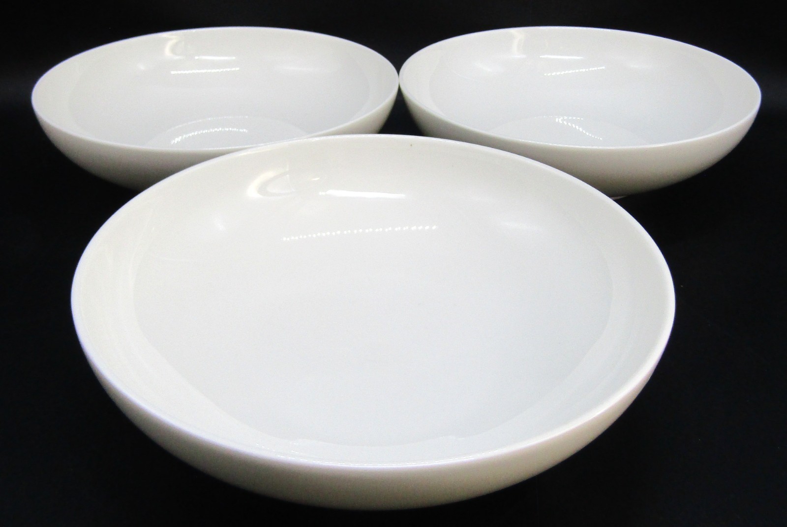 Red Vanilla Royal Fine China 7 3/4″ Round White Soup Bowls, Set of 3.