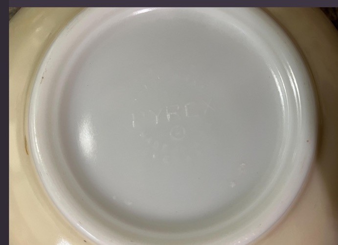 Vintage Pyrex Golden Scroll Promotional Chip & Dip Bowls – 1958 Gold on Ivory
