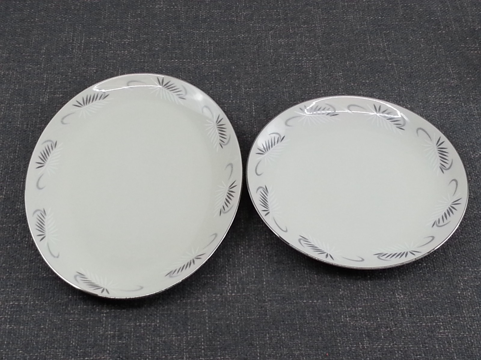 2pc Flintridge China Continental White Round Oval Serving Platter