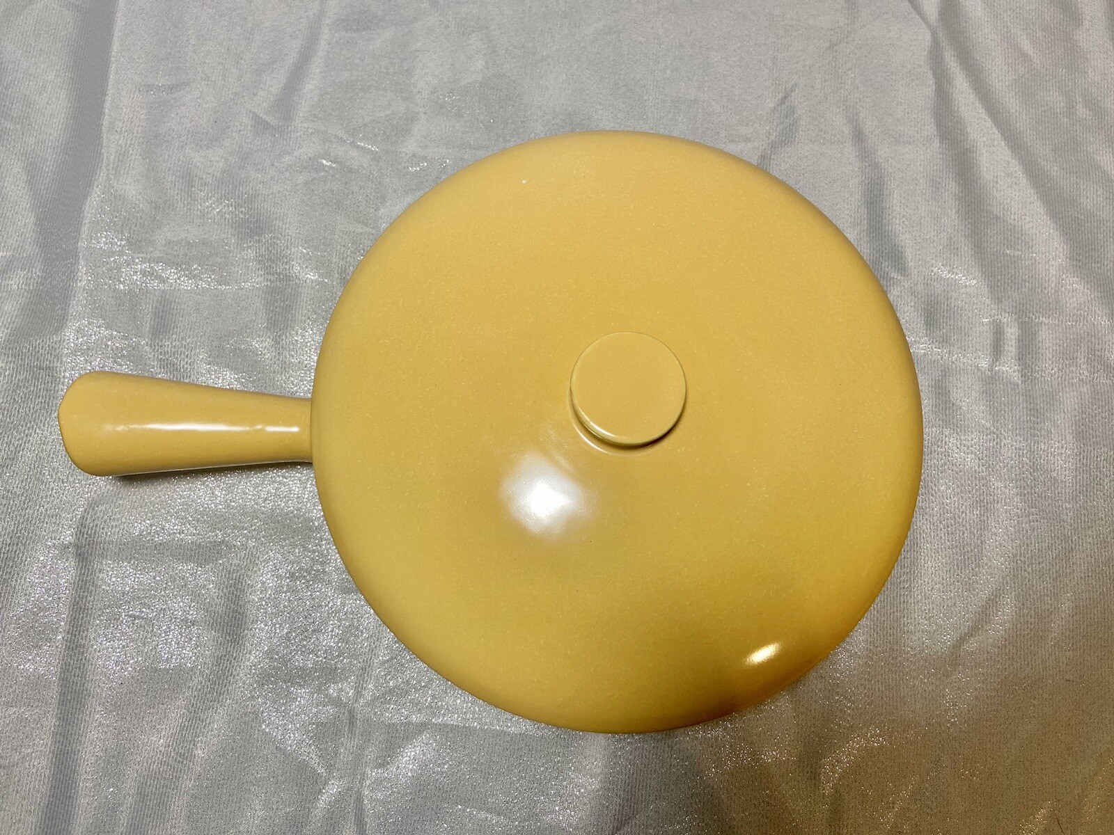 Vintage La Solana Yellow Pottery Stoneware Ceramic Covered Casserole Pan 8.25″
