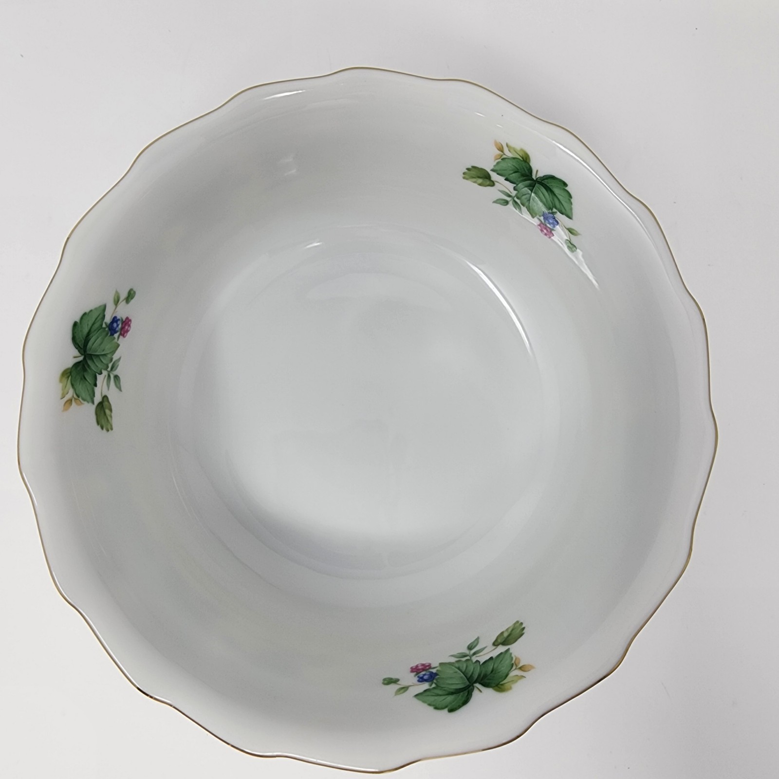 Andrea by Sadek Vineyard 7″ Round Vegetable Bowl Berries Japan Vintage