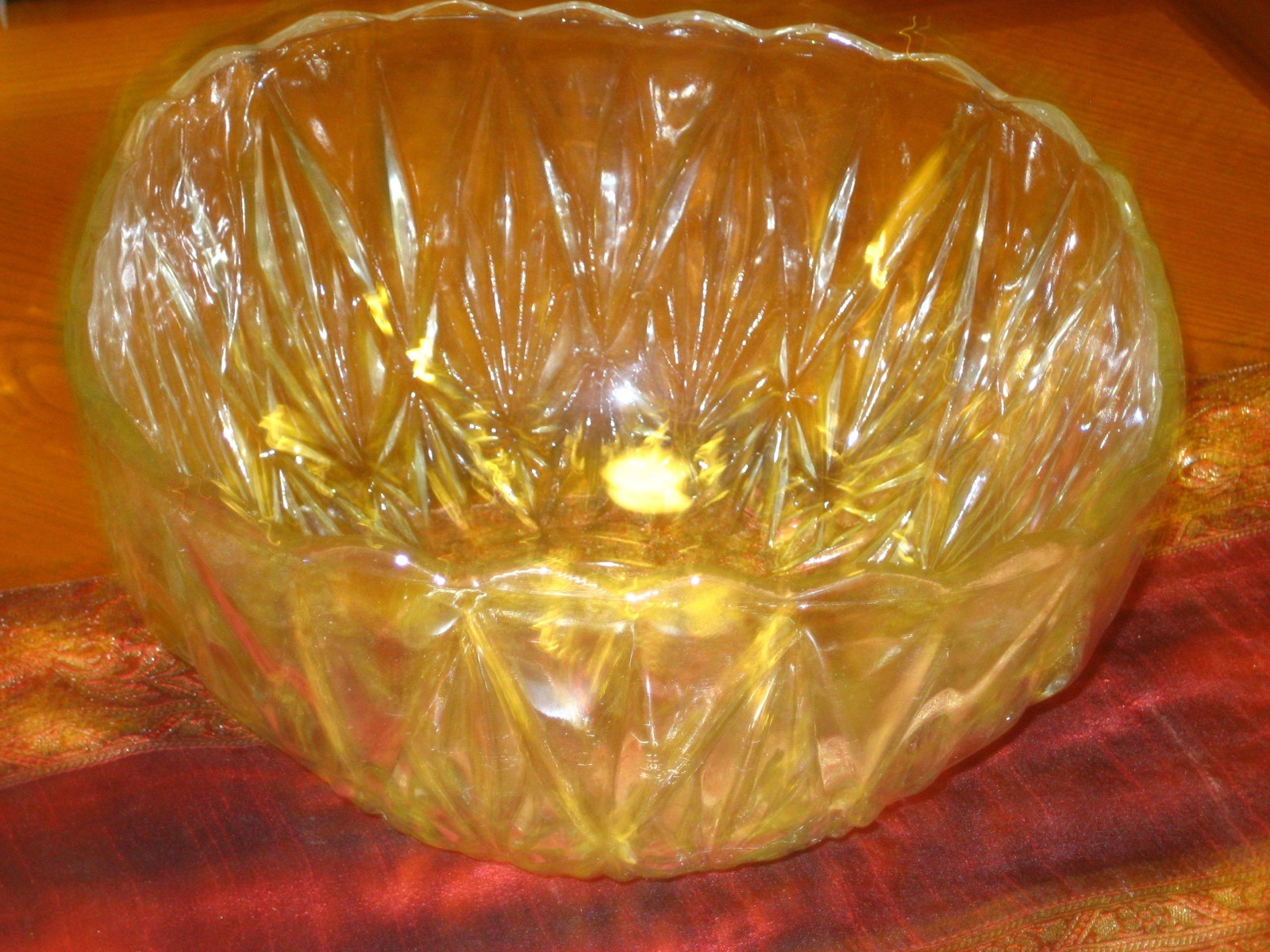 Vintage, Large Sparkling Star Leaf Crystal Glass Bowl——- 6 1/4 Pounds