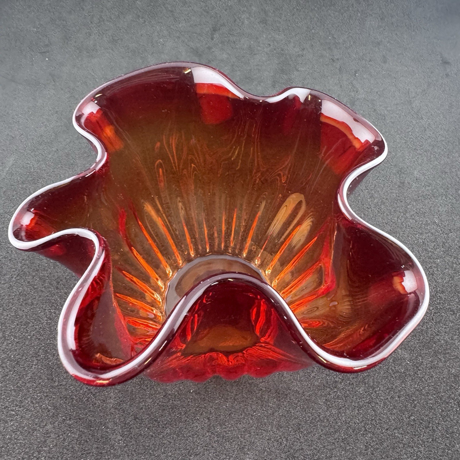 Small Red Candy Apple Pinched Side Centerpiece Bowl 4”X 5” Amberina Art Glass