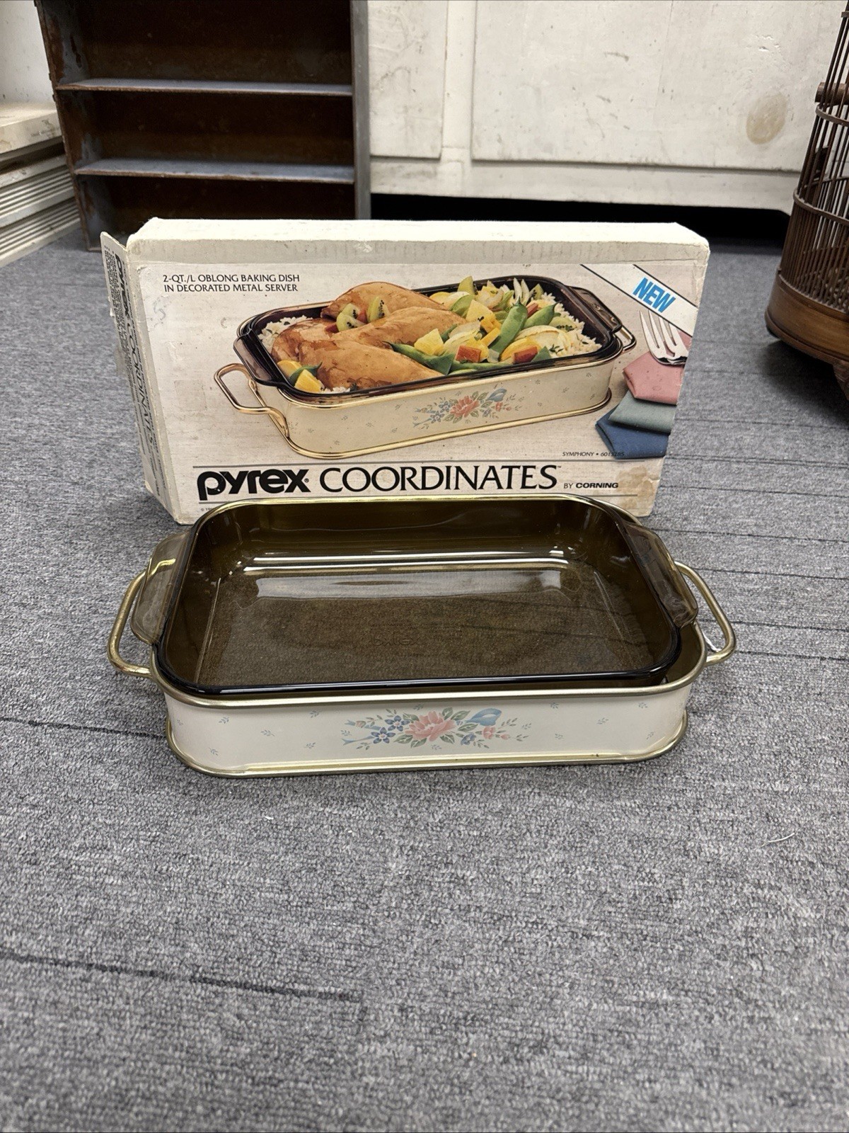 Pyrex Coordinates Symphony 2 Qt Rectangle 11 X 7 Baking Dish and Metal Server