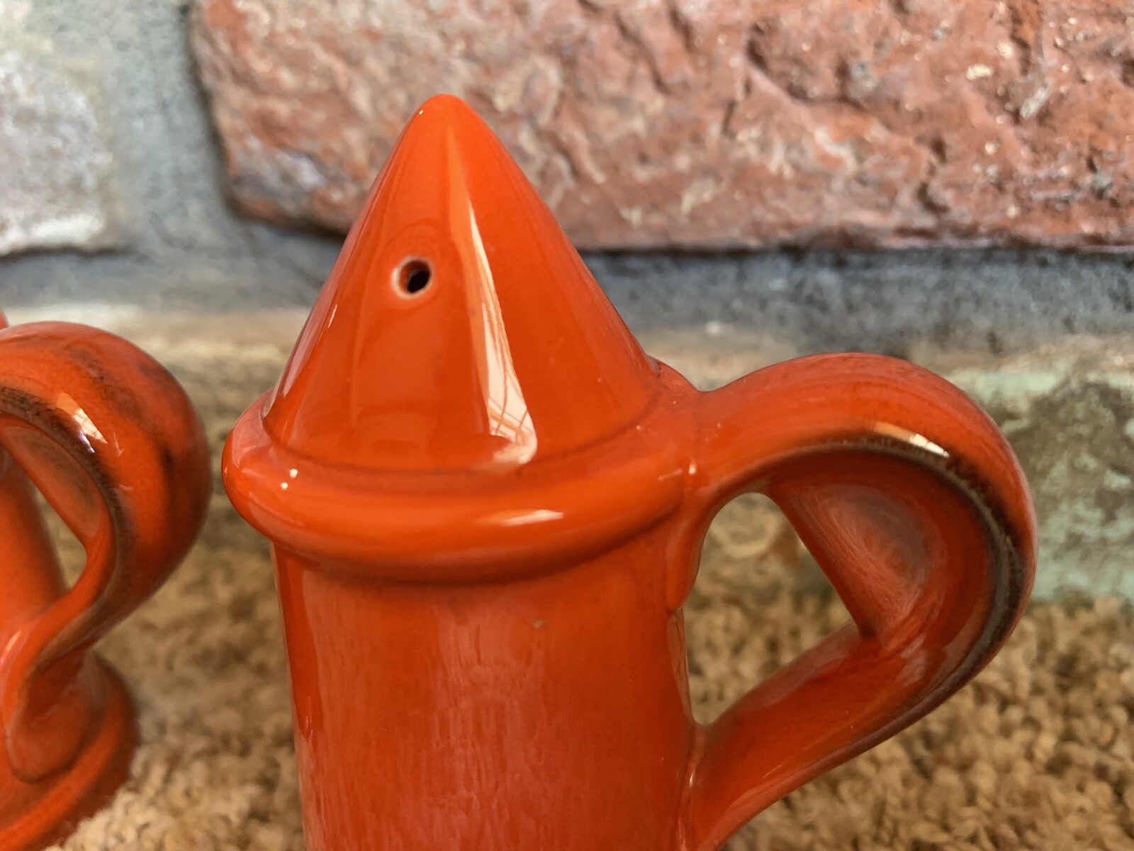 VINTAGE METLOX RED ROOSTER SALT & PEPPER SET POPPY TRAIL CALIFORNIA POTTERY USA