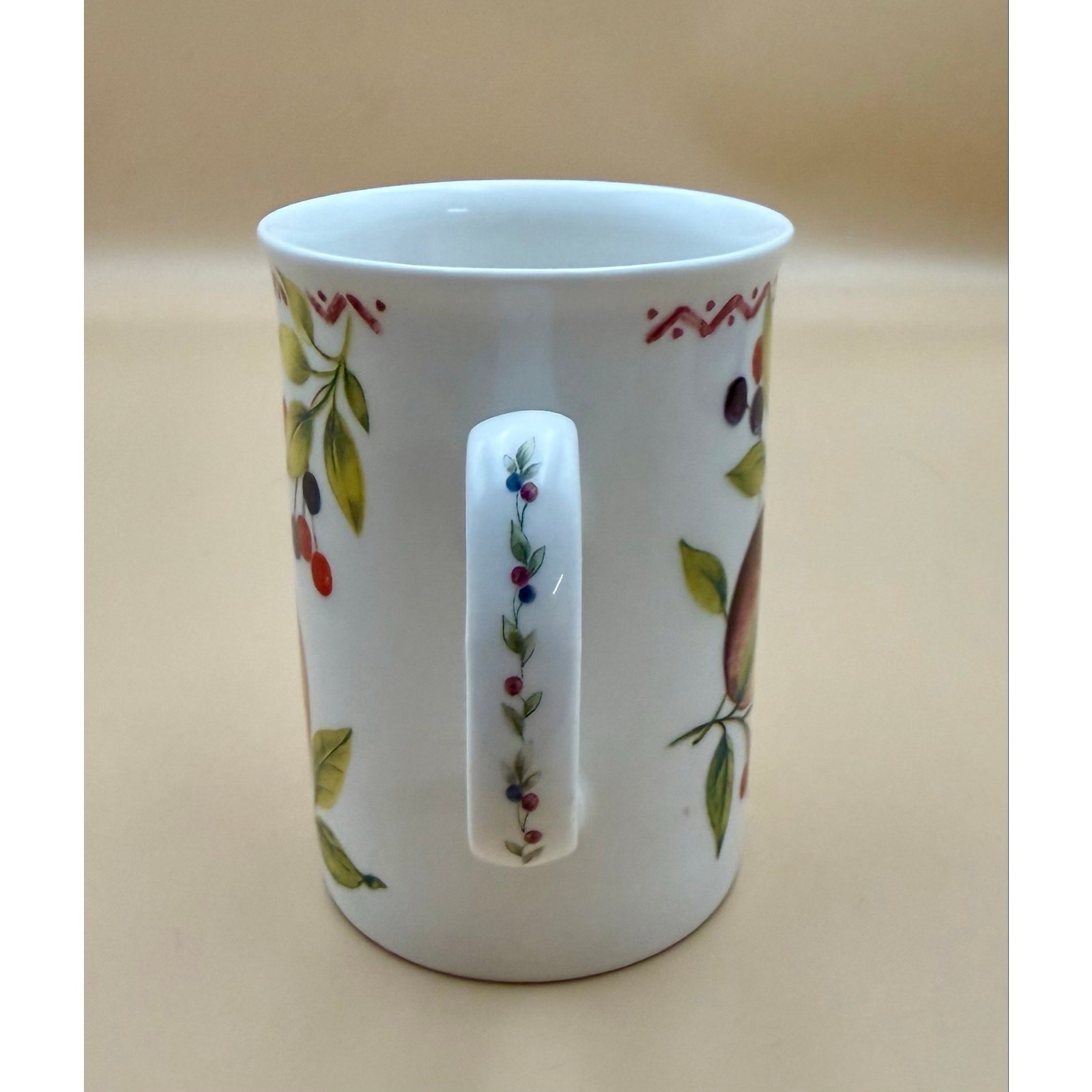 Roy Kirkham Autumn Fruits Fine Bone China Apple Berry Tea Coffee Cup