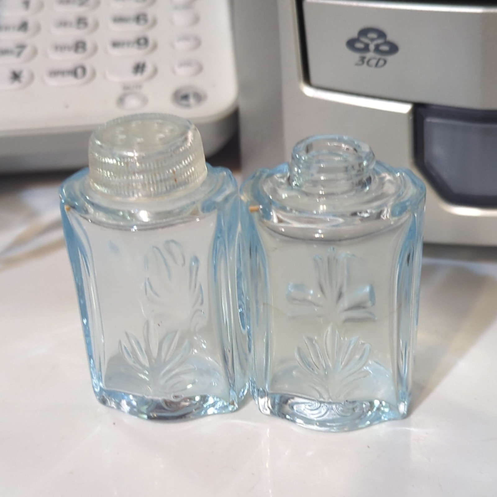 Blue & Clear Glass Set Missing One Top Of Shaker