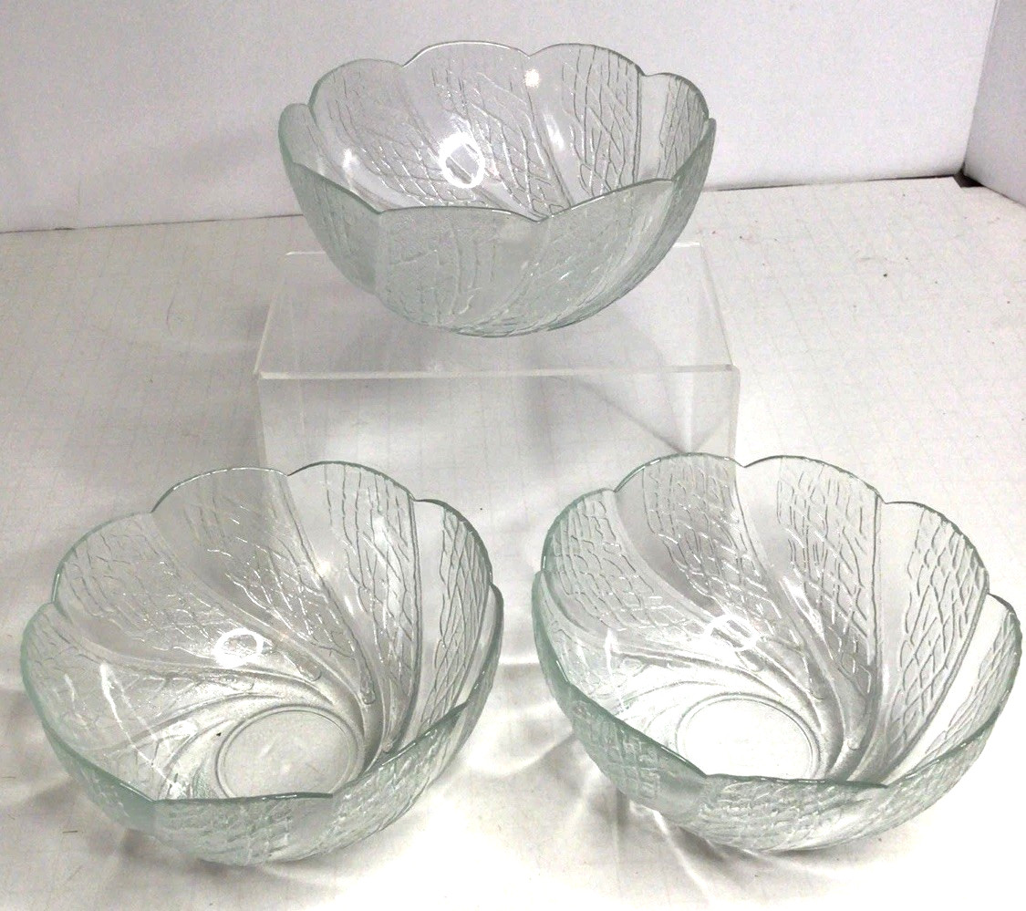 KIG Indonesia vintage Serene 3/piece salad dessert bowl set Of 3