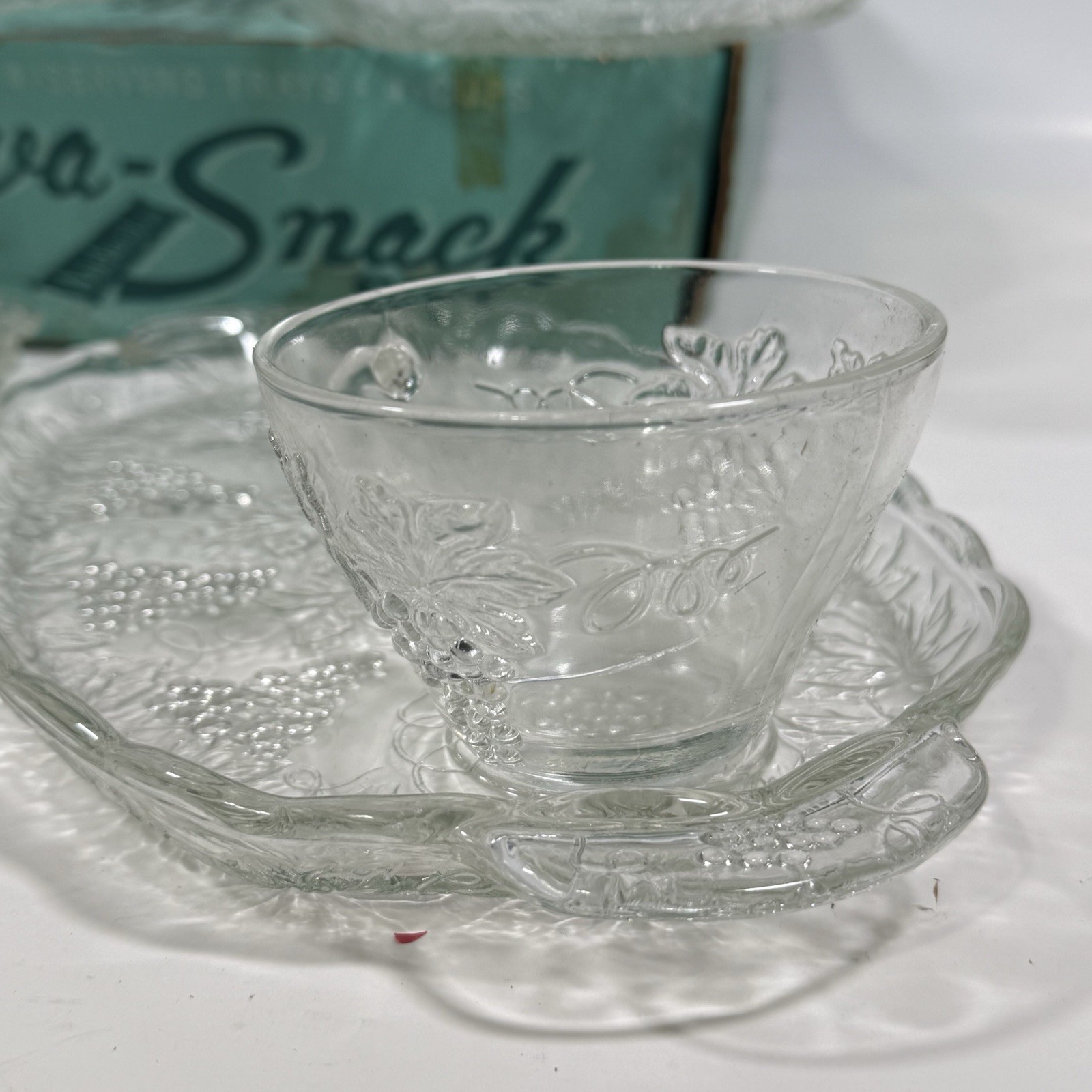 Anchor Hocking Serva-Snack Set 8pc Clear Glass Grape Pattern Vintage Boxed Set
