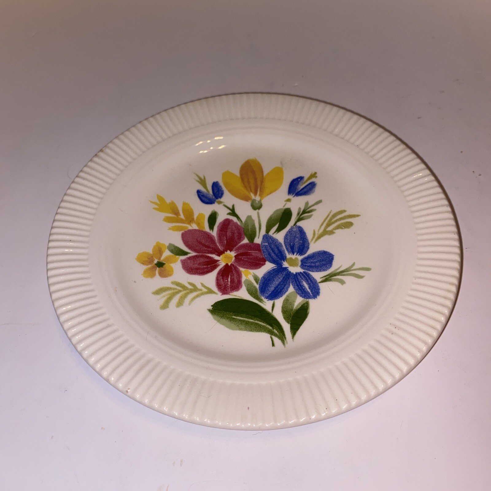 VINTAGE SALEM CHINA ‘VICTORY’ SHAPE “SUN VALLEY” 6.5″ BREAD PLATE SALEM, OHIO