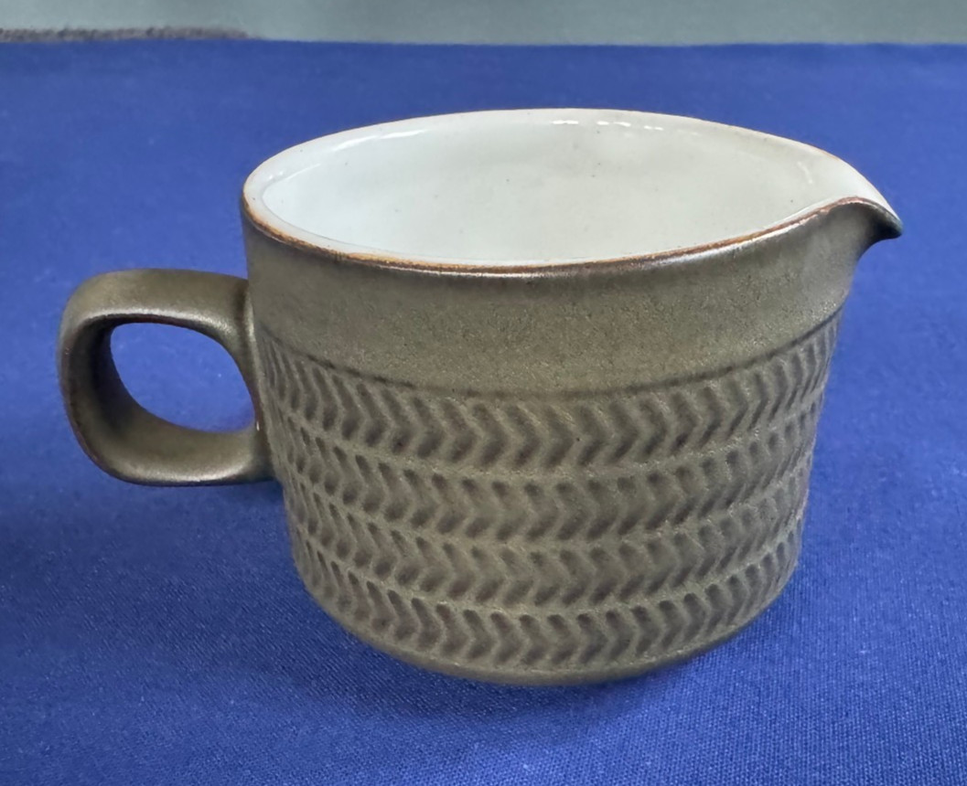 Denby Camelot Chevron Cream & Sugar • Olive Green • Sovereign Shape