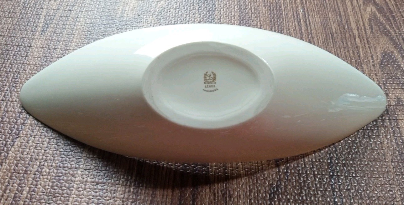 Lenox Oblong Bowl (Boat/Canoe), Ivory Color, Gold Trim, 15 1/4″x5 1/4″