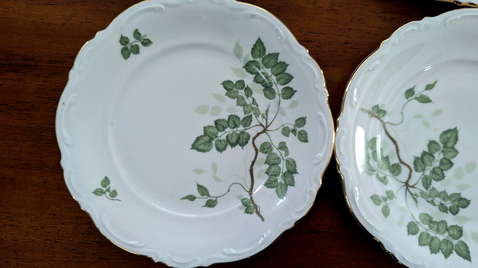 Set of 4 Vintage Mitterteich “Green Leaves” 6 3/4″ Bread/Dessert Germany Perfect