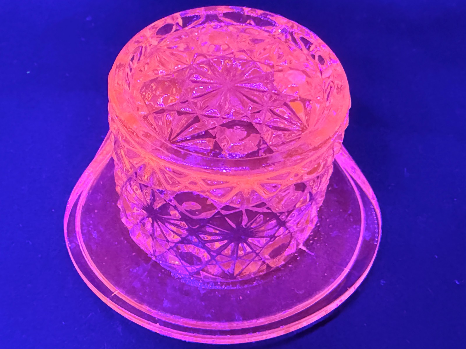 Green Vaseline glass uranium Daisy and button Top hat toothpick holder selenium