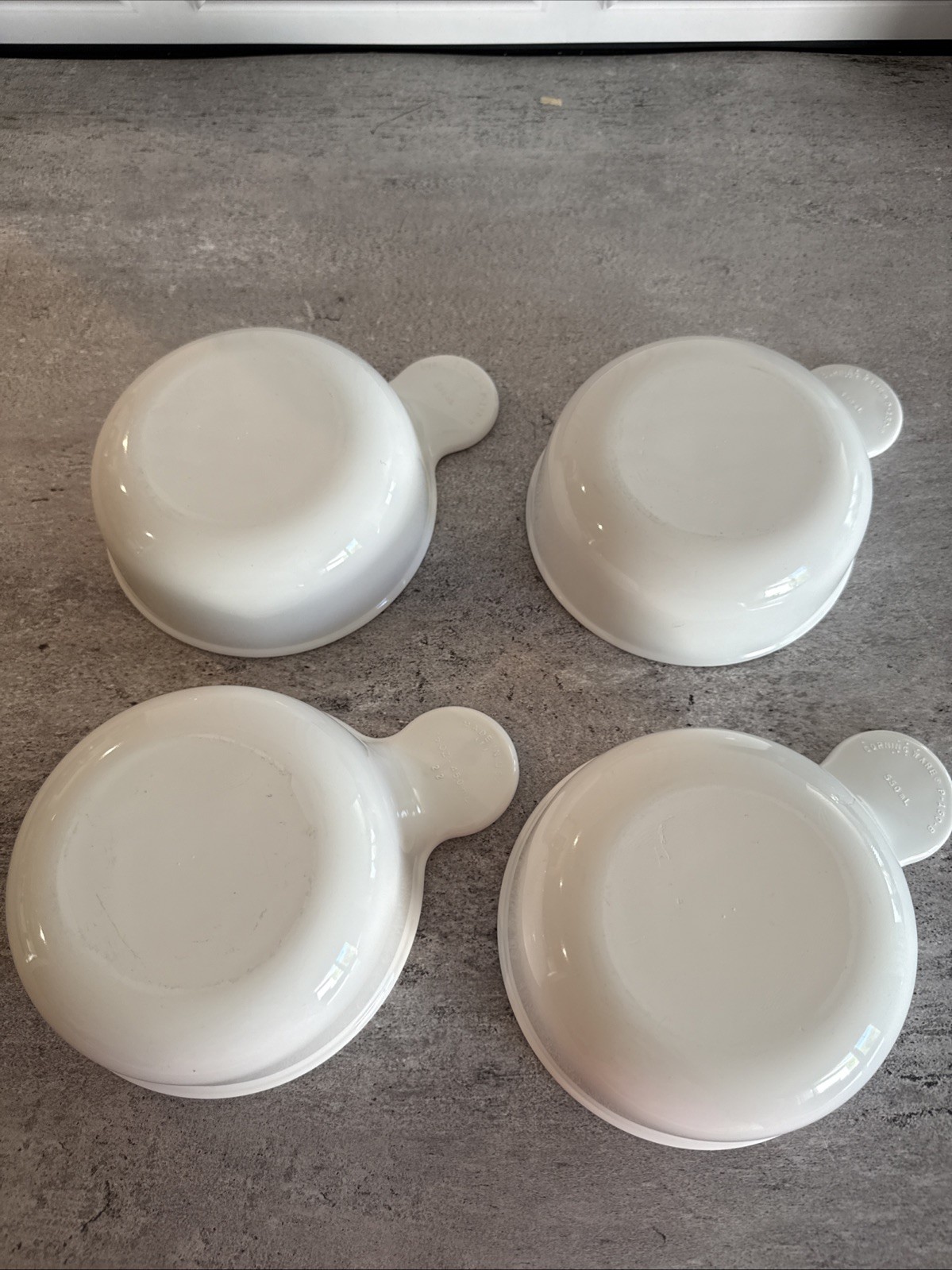 CORNING WARE 4 VTG WHITE GRAB IT BOWLS P-150-B WITH HANDLE 15 OZ. SOUP NO LIDS