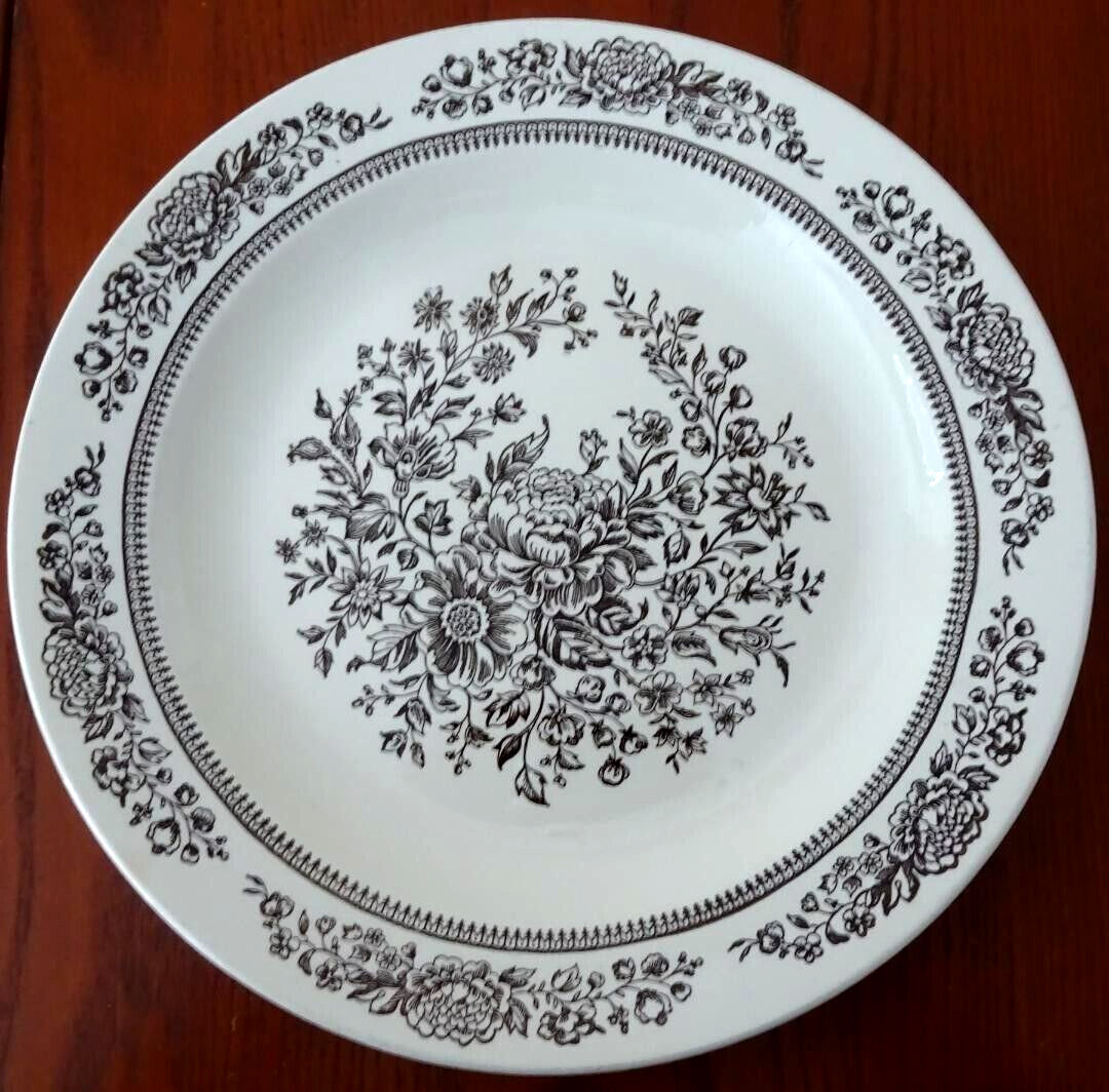 **SUSSEX 11 ½” ROUND PLATTER ROYAL CHINA-US13-G