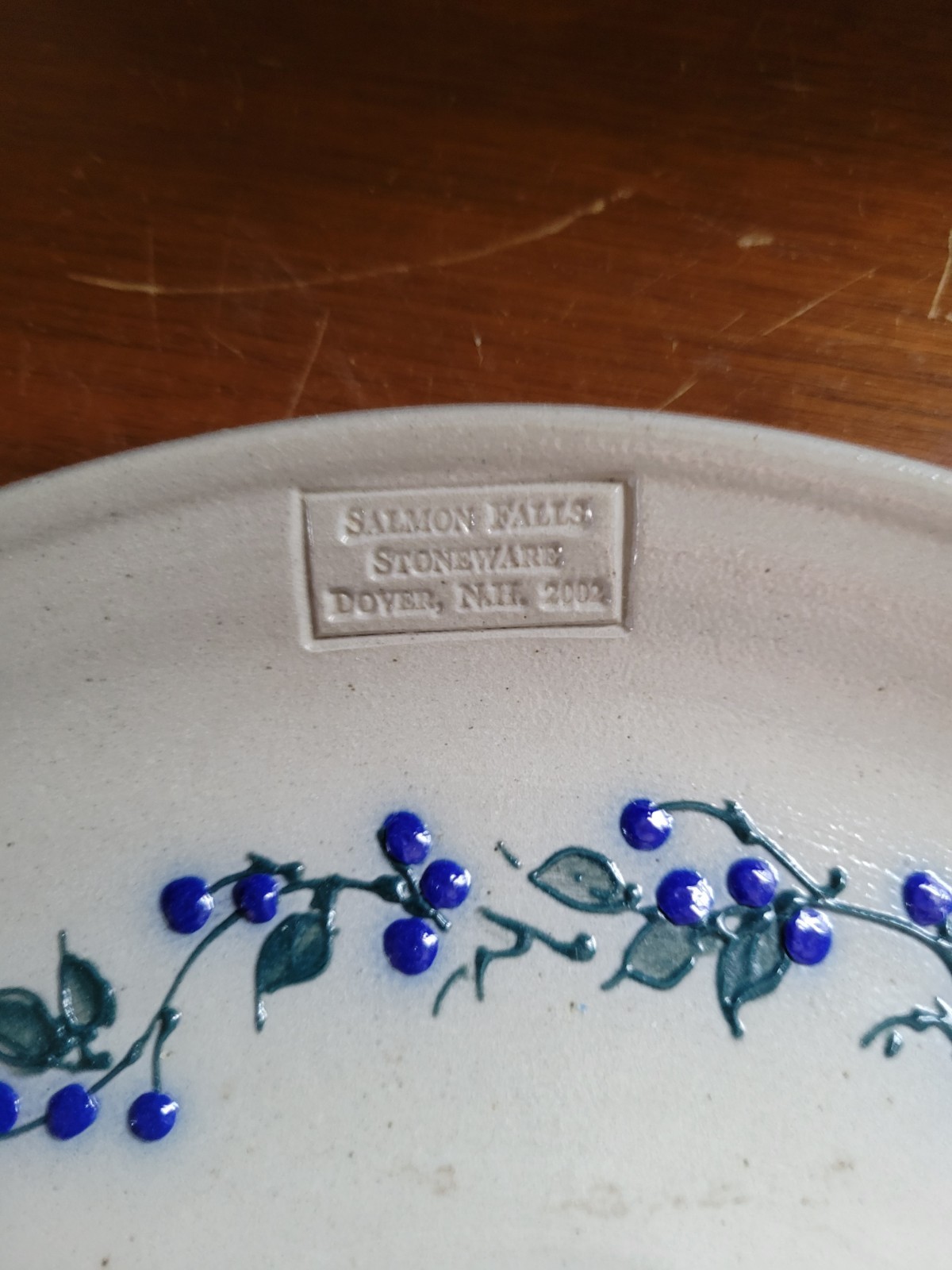 Salmon Falls Stoneware Blueberry & Green Vine 2002 Chips And Dip Platter