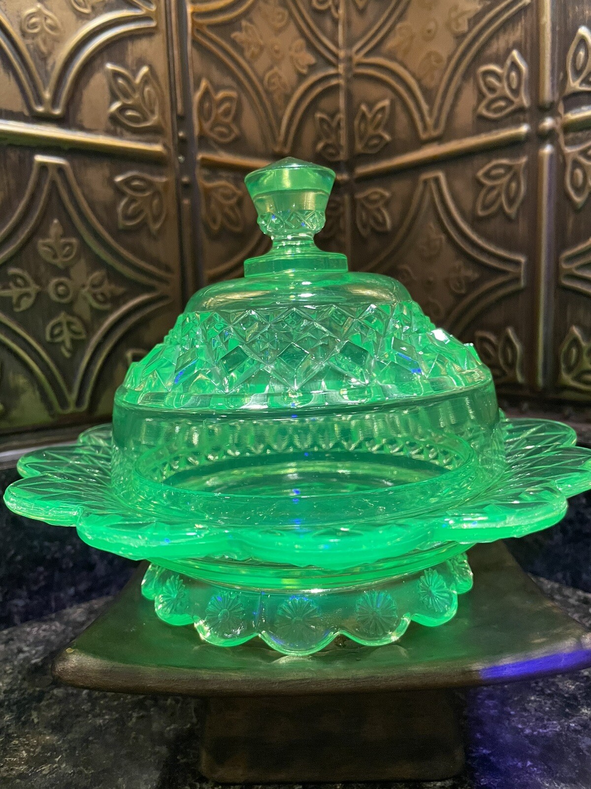 Vintage Riverside Green Vaseline Glass Petticoat Pattern Covered Bowl 30s Tested