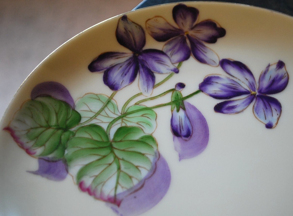 Vtg Set 6 PLATES Tashiro Shoten Japan HANDPAINTED PURPLE VIOLETS Gold Rims 7.5″